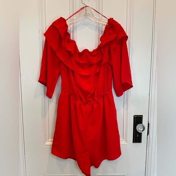 NWT Jack by Bb Dakota Showstopper Red Ruffled Off-the-Shoulder Romper. Size L - Picture 2 of 7